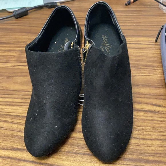 Black ankle booties - Picture 2 of 3